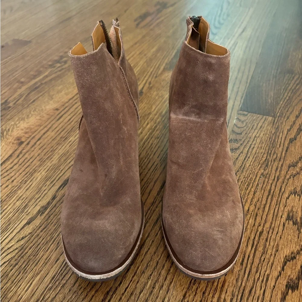 Kork Ease |‎ Chandra Suede Ankle Bootie Boots Sz 9.5 Brown